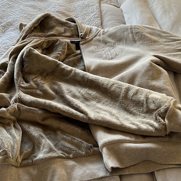 MEN’S Tommy Hilfiger beige fur lined zip up hoodie - Picture 11 of 11